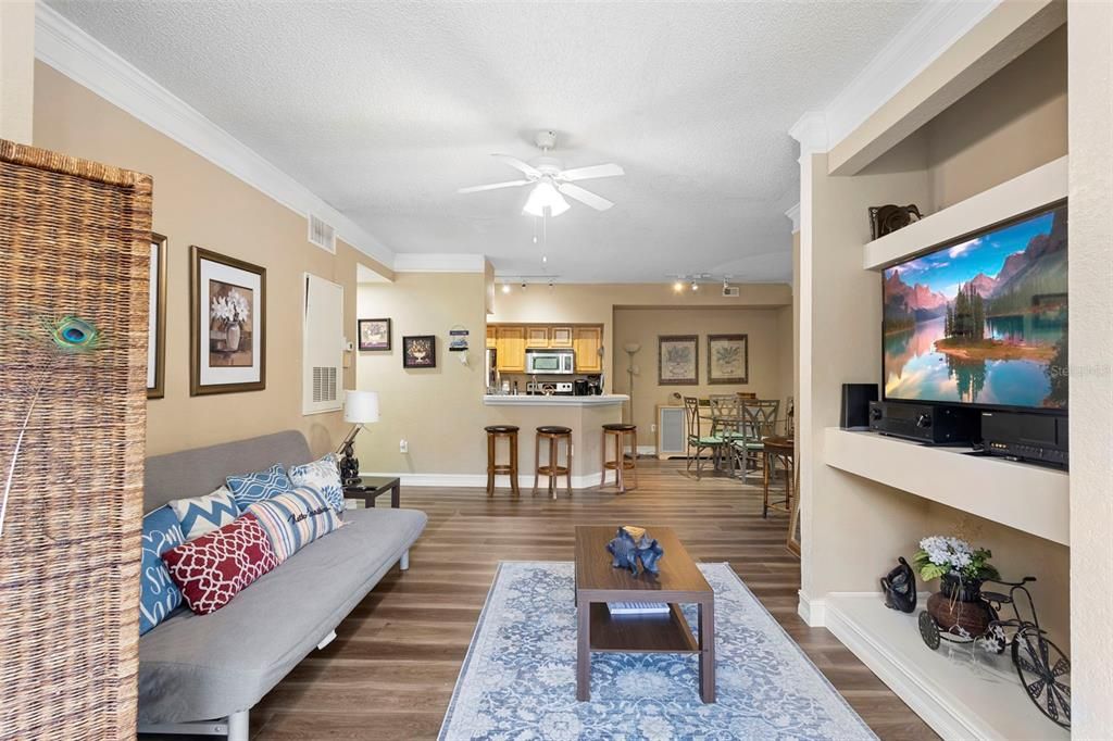 For Rent: $1,800 (2 beds, 2 baths, 1007 Square Feet)