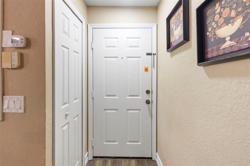 For Rent: $1,800 (2 beds, 2 baths, 1007 Square Feet)