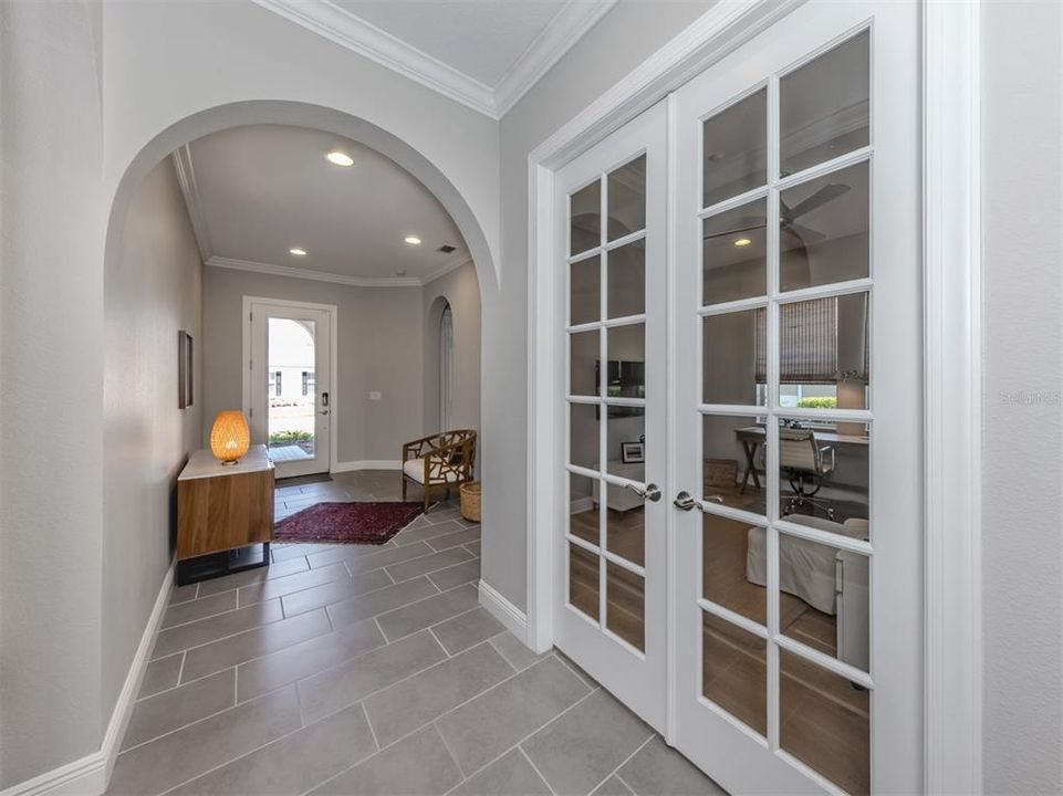 En Venta: $695,000 (3 camas, 3 baños, 2194 Pies cuadrados)