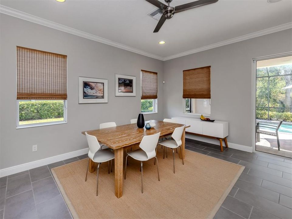 En Venta: $695,000 (3 camas, 3 baños, 2194 Pies cuadrados)