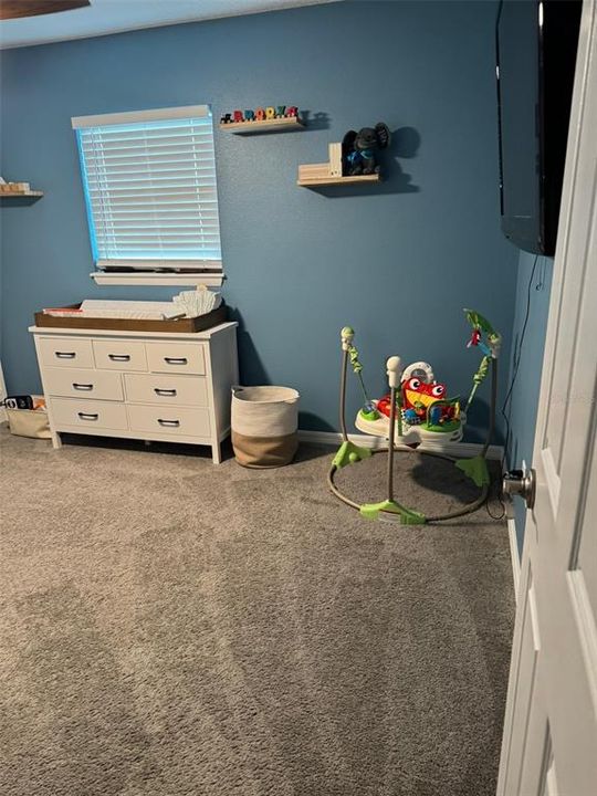 Под контрактом: $330,000 (3 спален, 2 ванн, 1131 Квадратных фут)