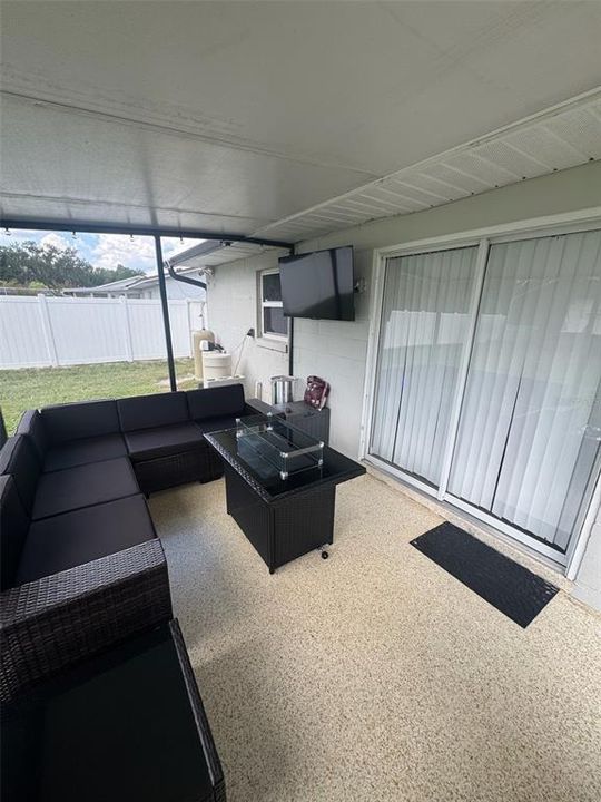 Под контрактом: $330,000 (3 спален, 2 ванн, 1131 Квадратных фут)