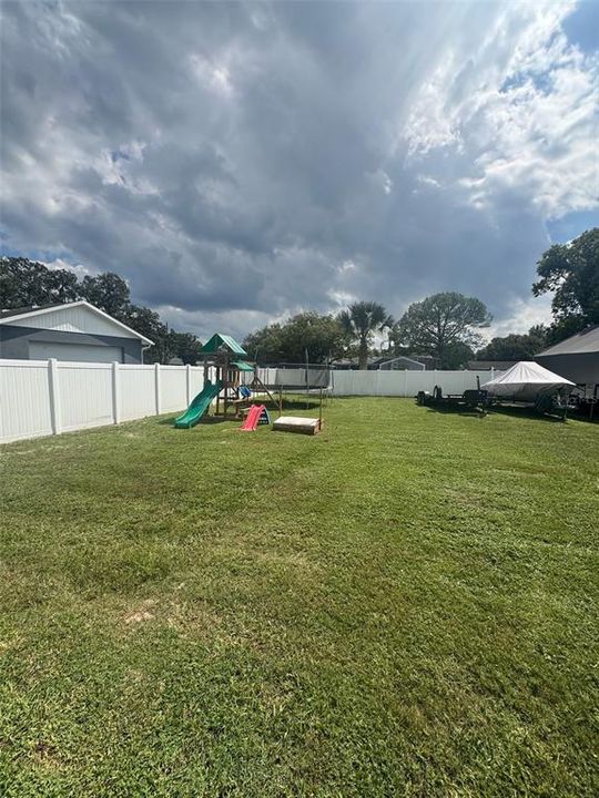 Под контрактом: $330,000 (3 спален, 2 ванн, 1131 Квадратных фут)