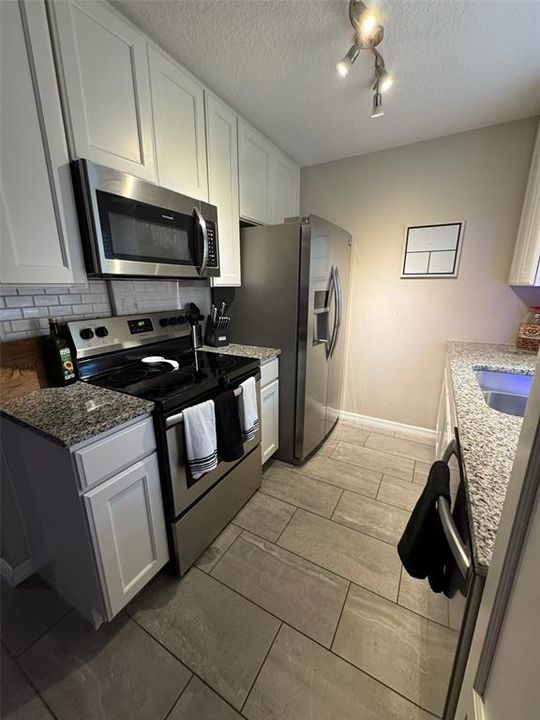 Под контрактом: $330,000 (3 спален, 2 ванн, 1131 Квадратных фут)