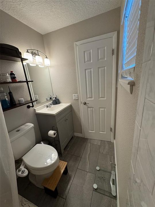 Под контрактом: $330,000 (3 спален, 2 ванн, 1131 Квадратных фут)