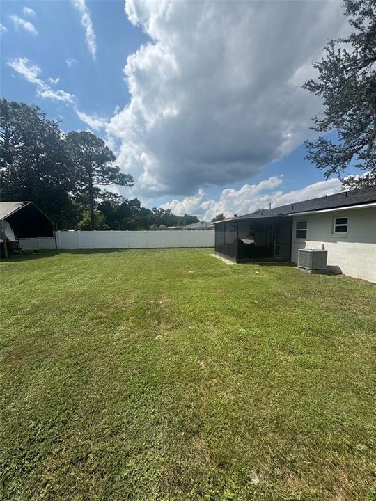 Под контрактом: $330,000 (3 спален, 2 ванн, 1131 Квадратных фут)