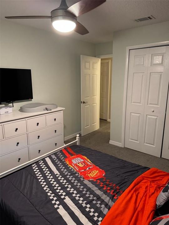 Под контрактом: $330,000 (3 спален, 2 ванн, 1131 Квадратных фут)