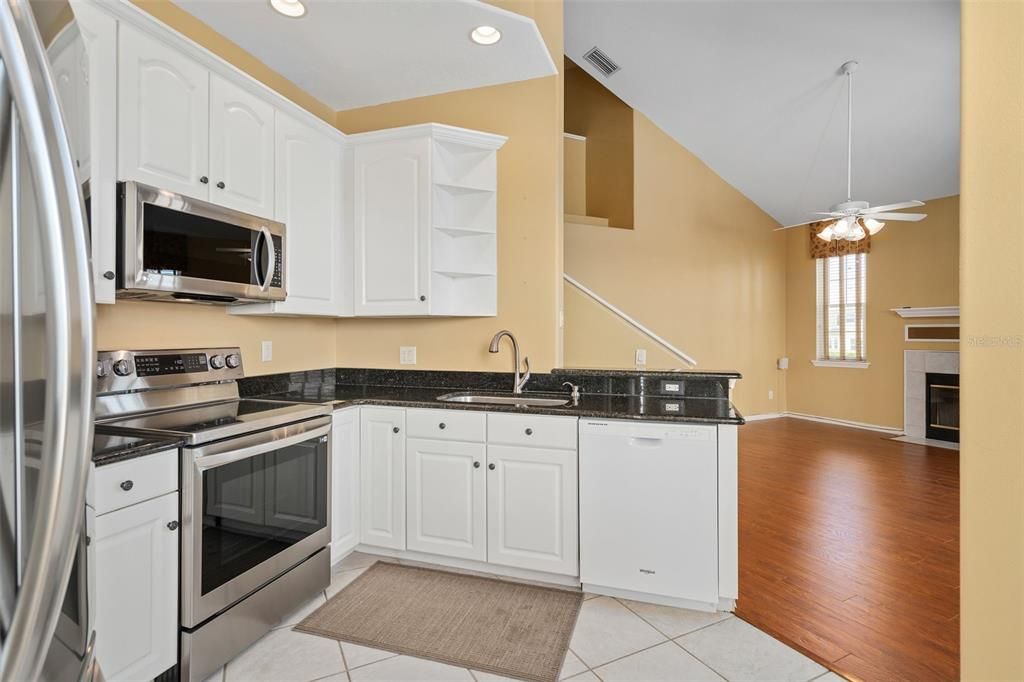 For Sale: $315,000 (2 beds, 3 baths, 1506 Square Feet)