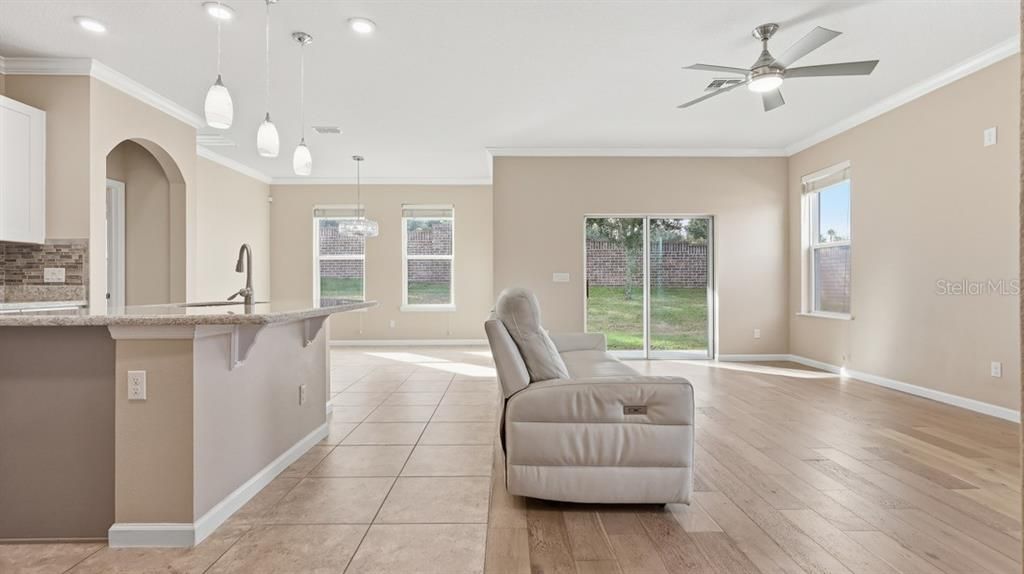 待售: $465,000 (4 贝兹, 3 浴室, 1948 平方英尺)