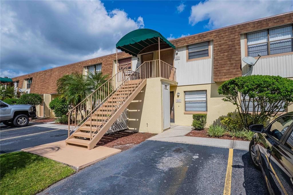 Под контрактом: $129,990 (2 спален, 2 ванн, 945 Квадратных фут)