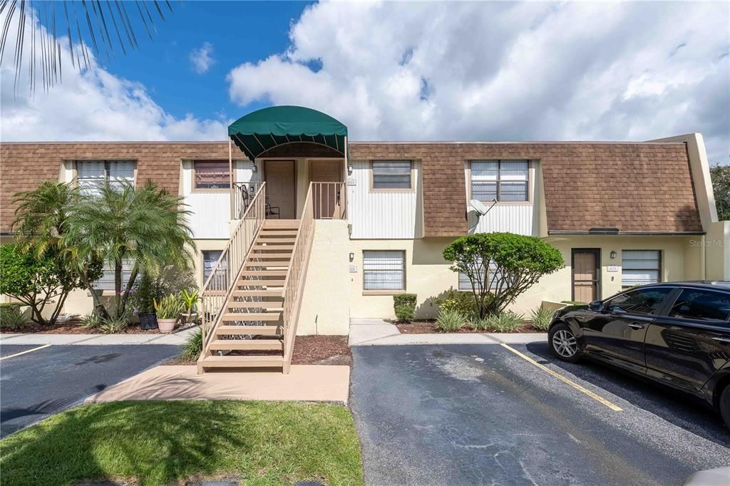 Под контрактом: $129,990 (2 спален, 2 ванн, 945 Квадратных фут)