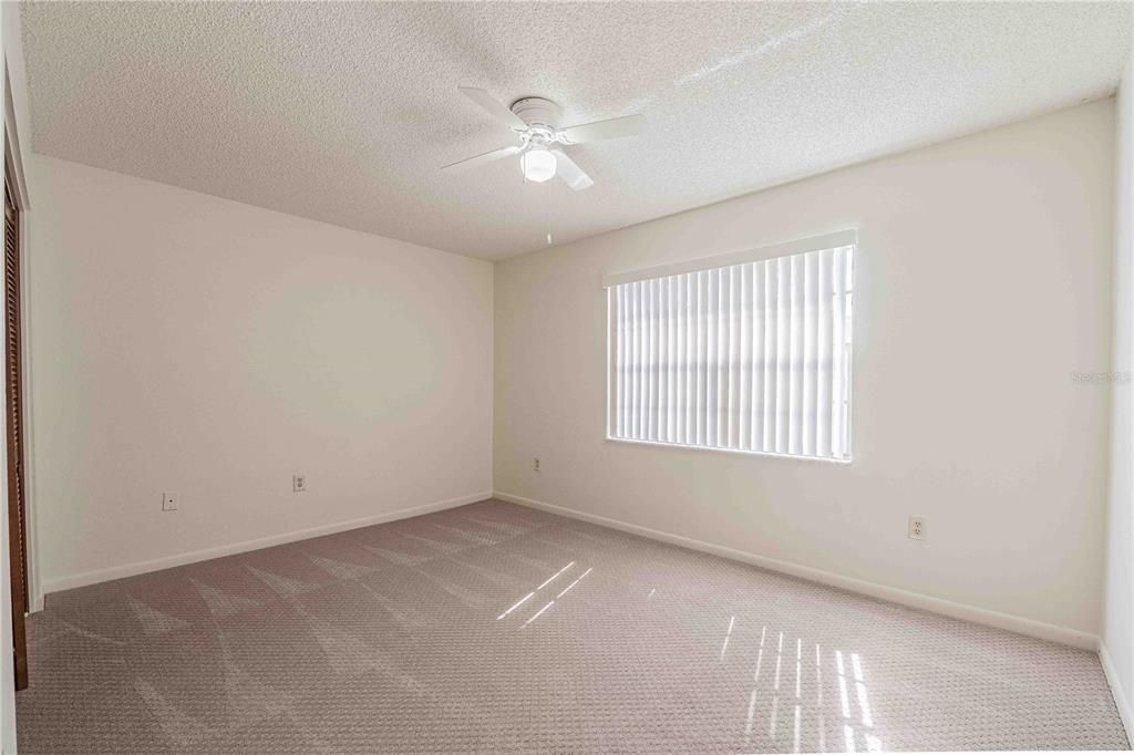 Под контрактом: $129,990 (2 спален, 2 ванн, 945 Квадратных фут)