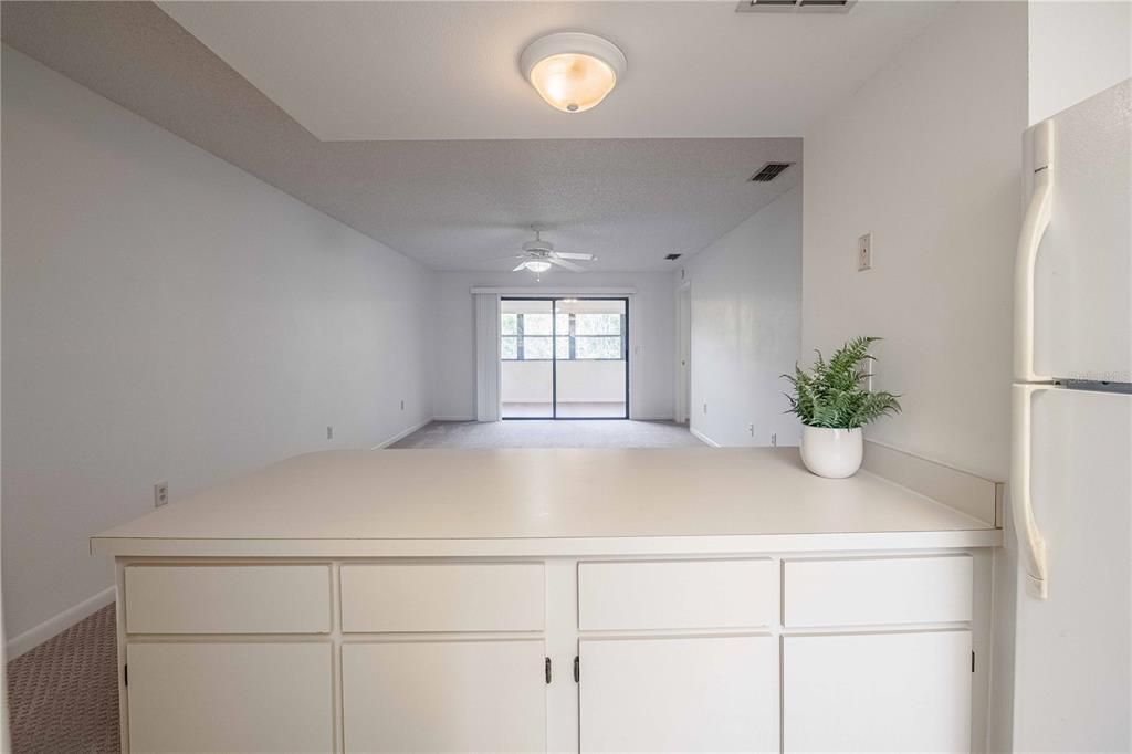 Под контрактом: $129,990 (2 спален, 2 ванн, 945 Квадратных фут)