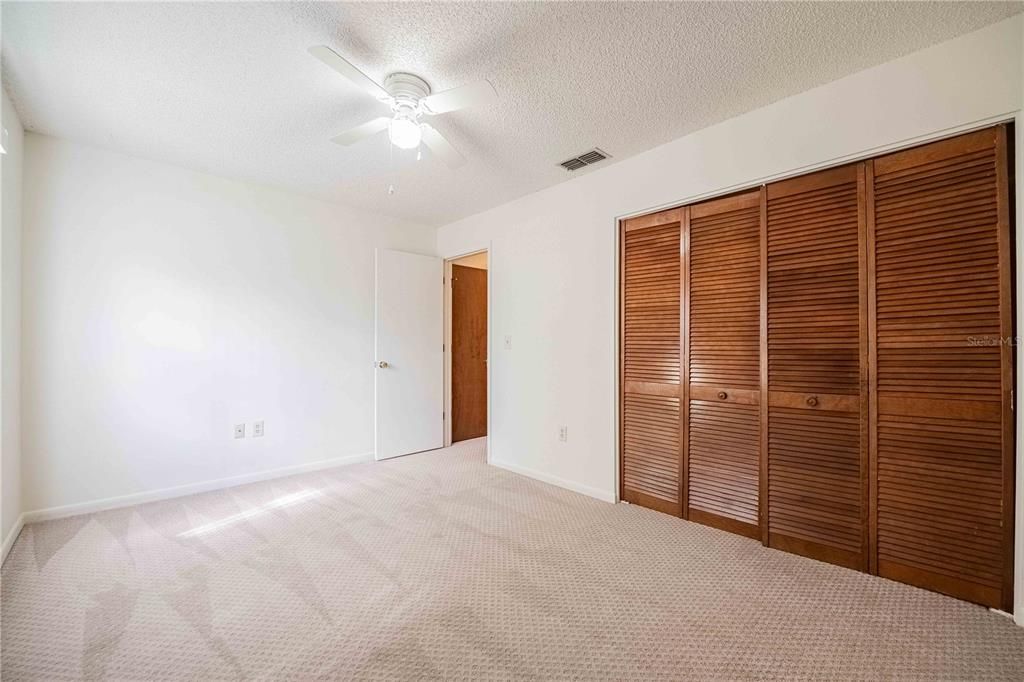 Под контрактом: $129,990 (2 спален, 2 ванн, 945 Квадратных фут)