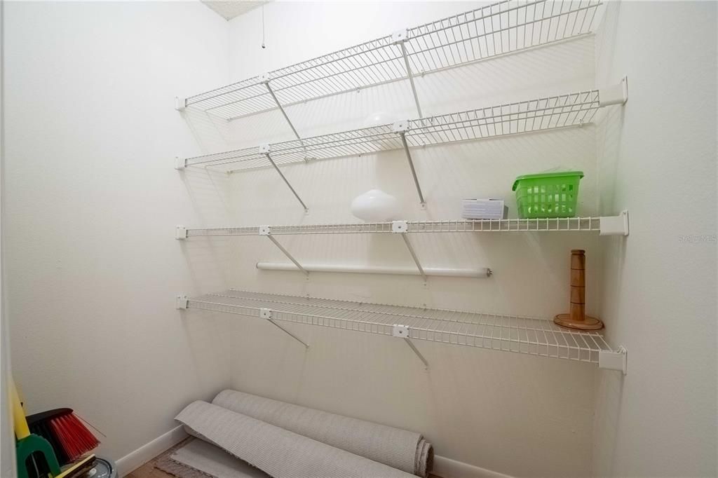 Под контрактом: $129,990 (2 спален, 2 ванн, 945 Квадратных фут)