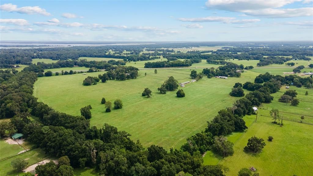 На продажу: $1,600,000 (60.00 acres)