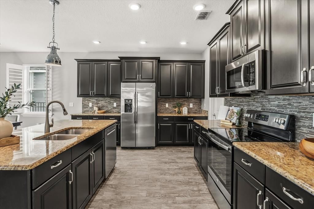 For Sale: $735,000 (4 beds, 2 baths, 2803 Square Feet)