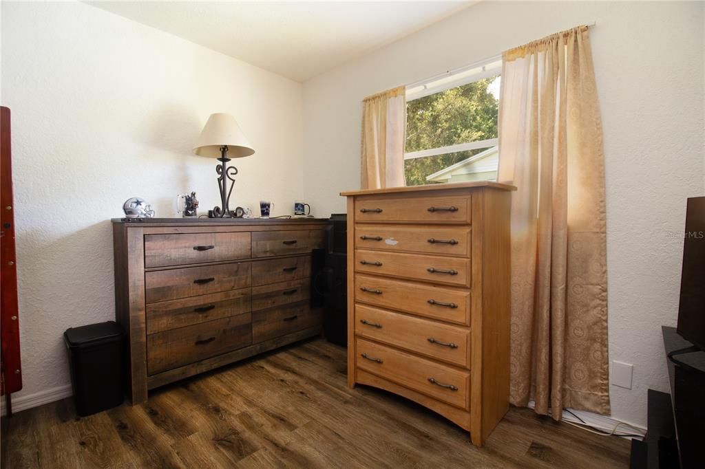 Activo con contrato: $390,000 (3 camas, 2 baños, 1574 Pies cuadrados)