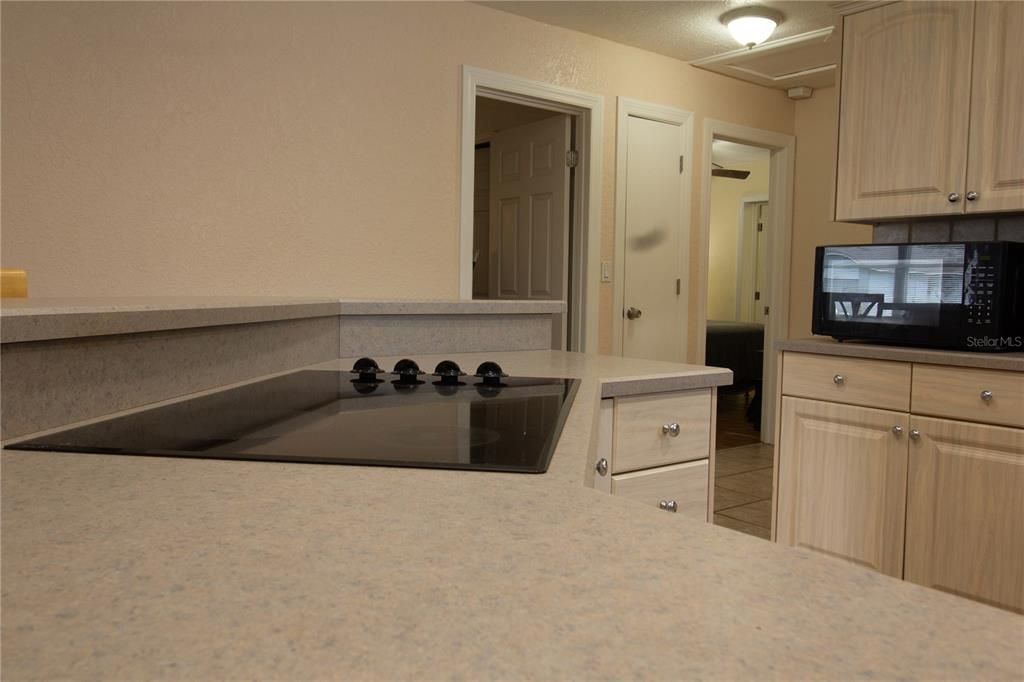 Activo con contrato: $390,000 (3 camas, 2 baños, 1574 Pies cuadrados)