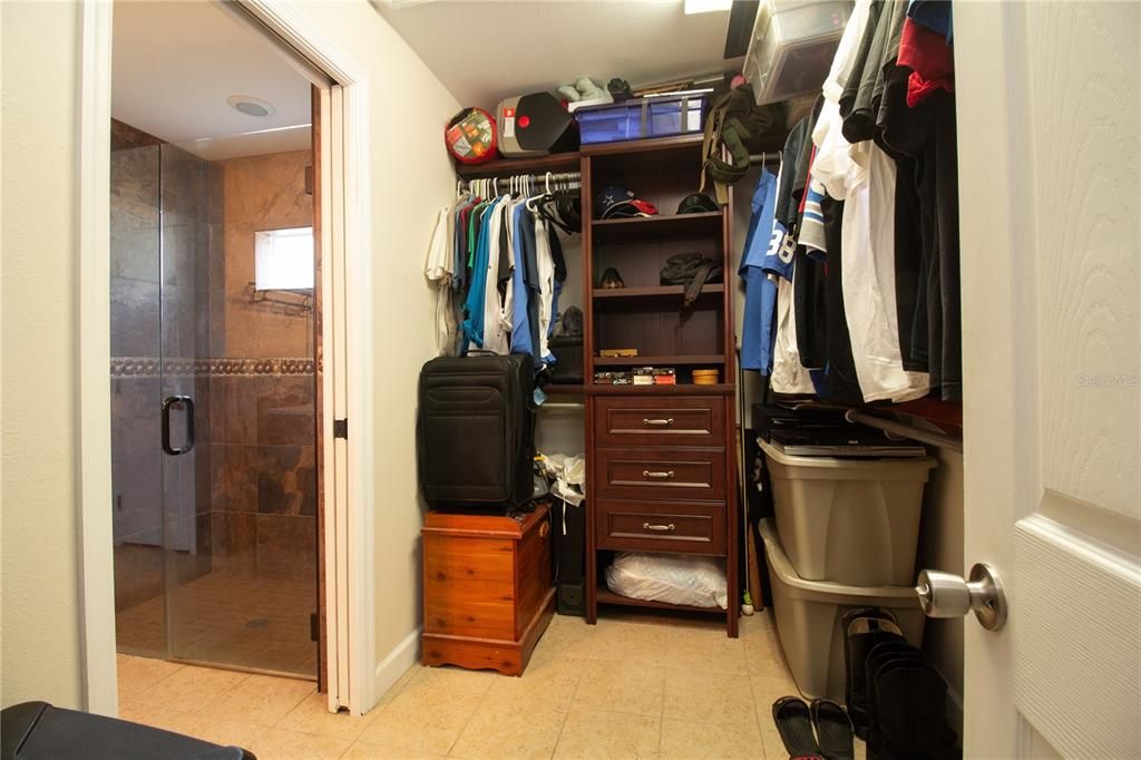 Activo con contrato: $390,000 (3 camas, 2 baños, 1574 Pies cuadrados)