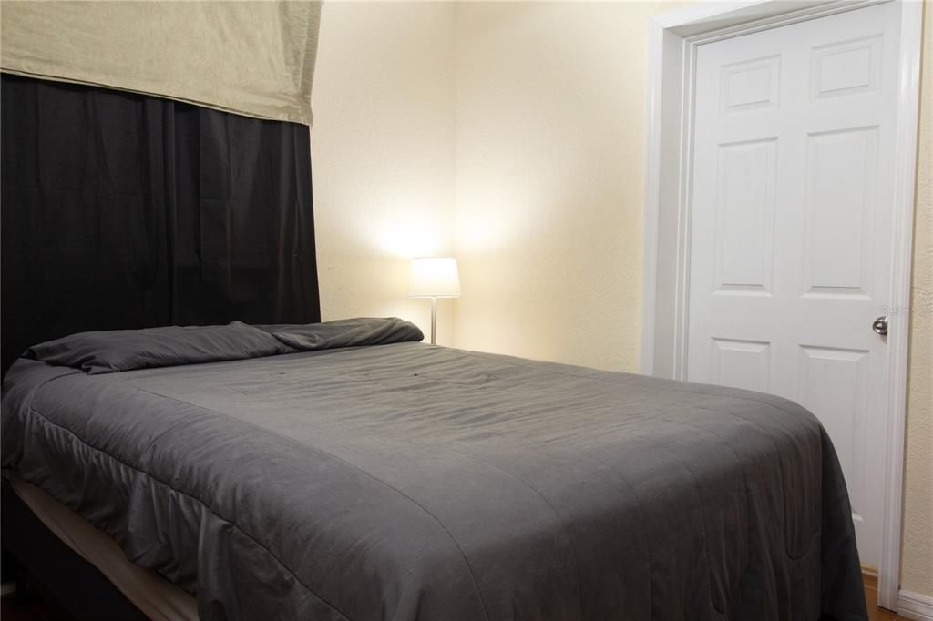 Activo con contrato: $390,000 (3 camas, 2 baños, 1574 Pies cuadrados)