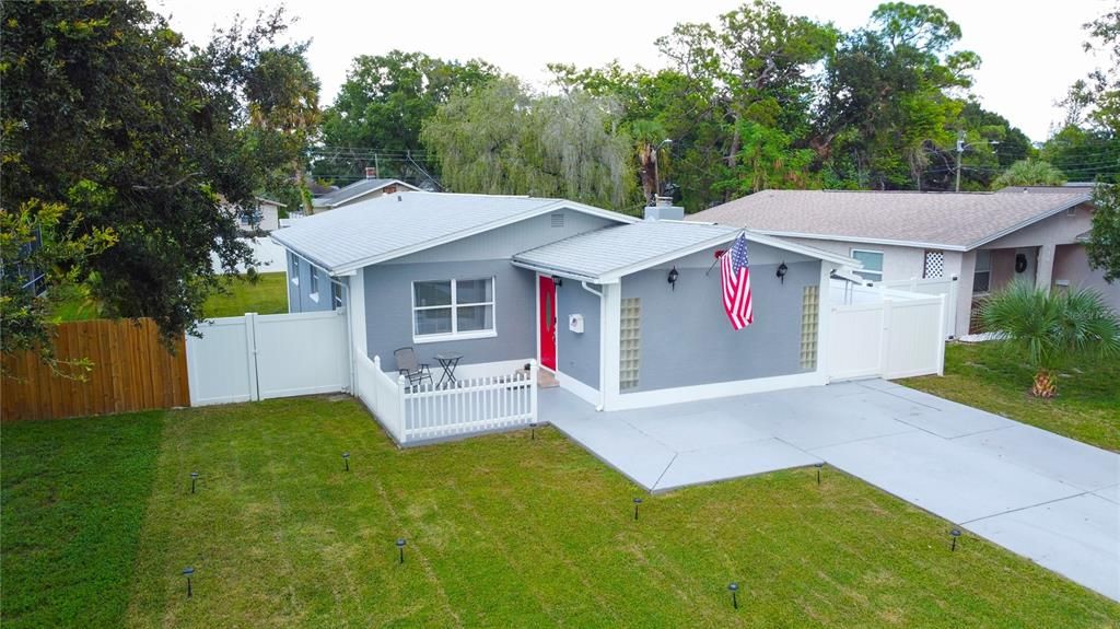 Activo con contrato: $390,000 (3 camas, 2 baños, 1574 Pies cuadrados)