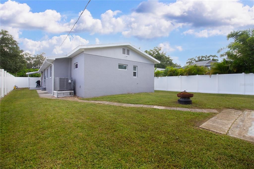 Activo con contrato: $390,000 (3 camas, 2 baños, 1574 Pies cuadrados)