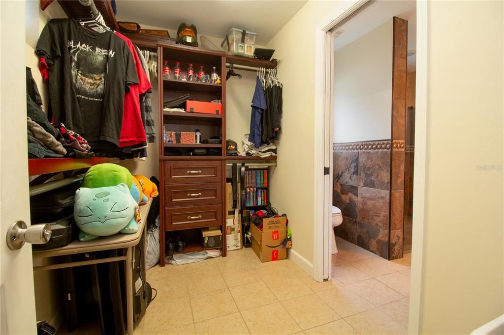 Activo con contrato: $390,000 (3 camas, 2 baños, 1574 Pies cuadrados)