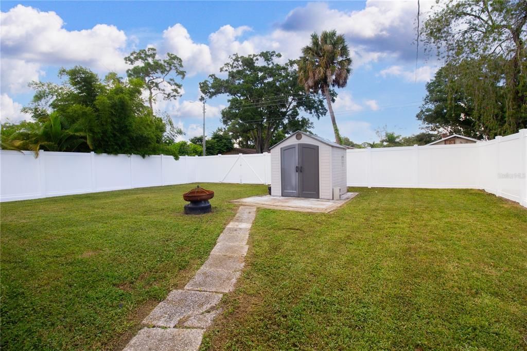 Activo con contrato: $390,000 (3 camas, 2 baños, 1574 Pies cuadrados)