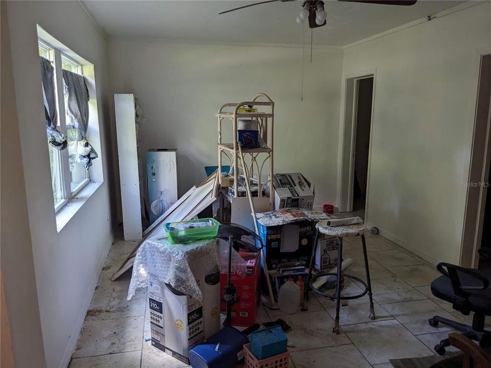 For Sale: $179,999 (3 beds, 1 baths, 926 Square Feet)