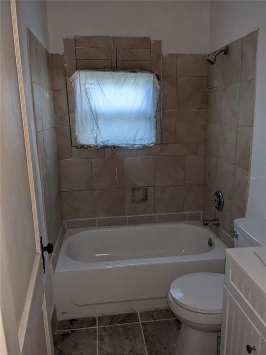 For Sale: $179,999 (3 beds, 1 baths, 926 Square Feet)