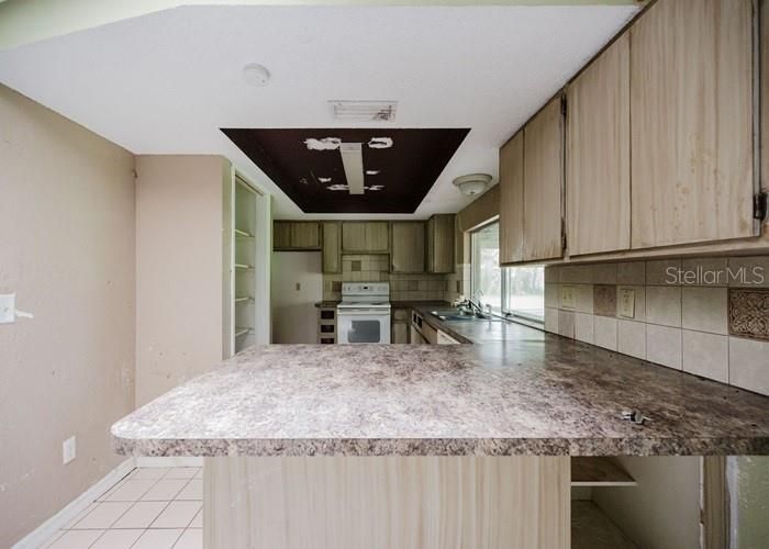 Activo con contrato: $326,100 (5 camas, 3 baños, 2560 Pies cuadrados)