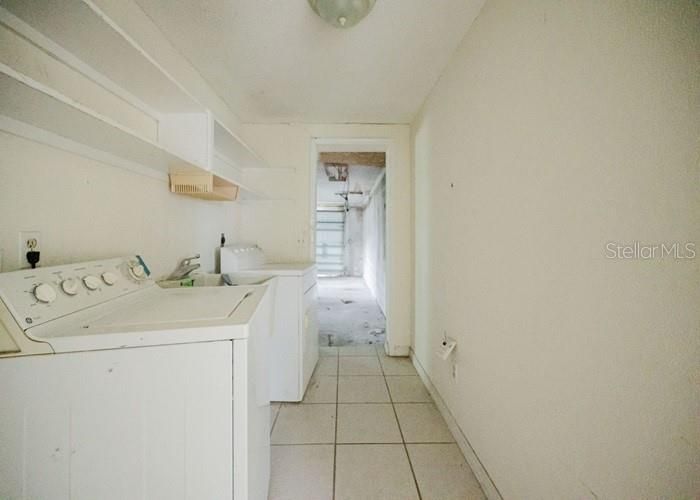 Activo con contrato: $326,100 (5 camas, 3 baños, 2560 Pies cuadrados)