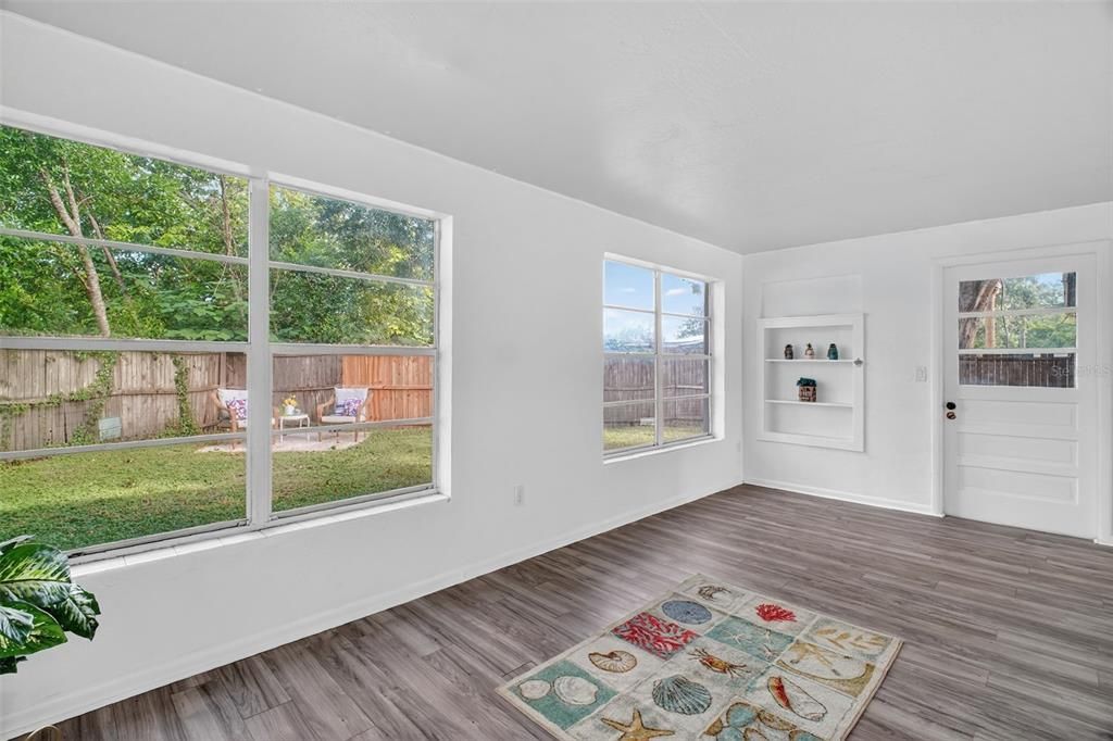 For Sale: $240,000 (3 beds, 2 baths, 1180 Square Feet)