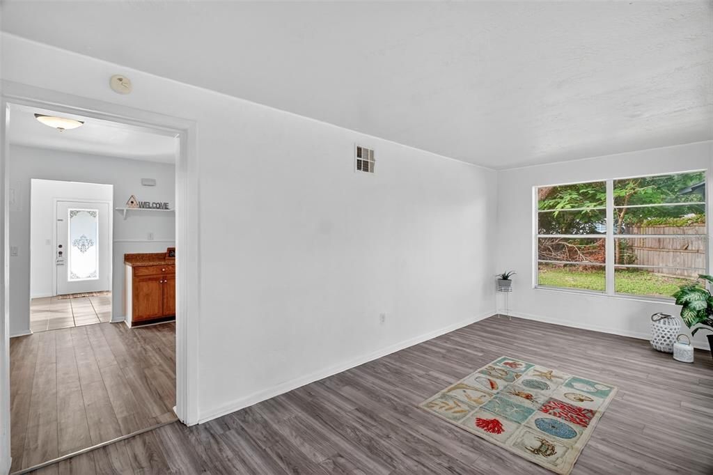 For Sale: $240,000 (3 beds, 2 baths, 1180 Square Feet)