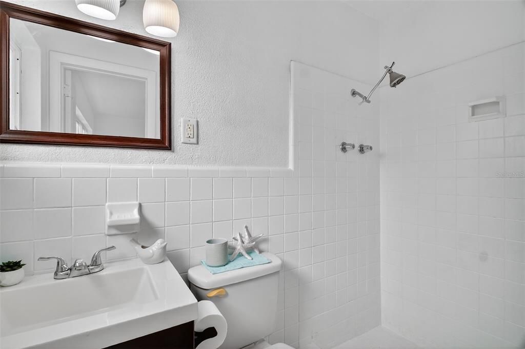 For Sale: $240,000 (3 beds, 2 baths, 1180 Square Feet)