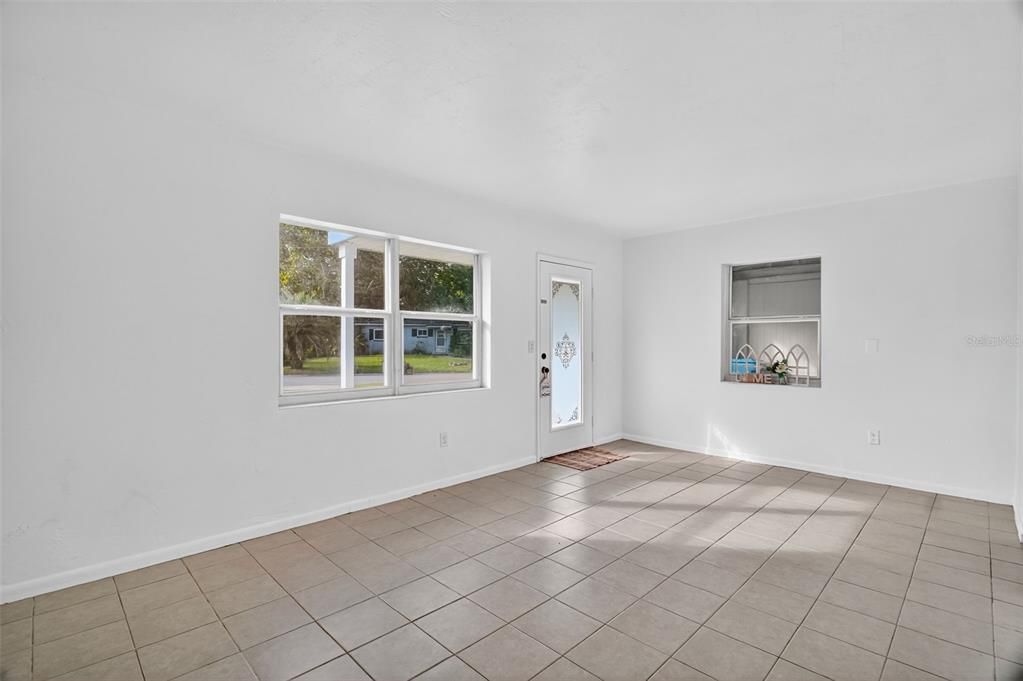 For Sale: $240,000 (3 beds, 2 baths, 1180 Square Feet)