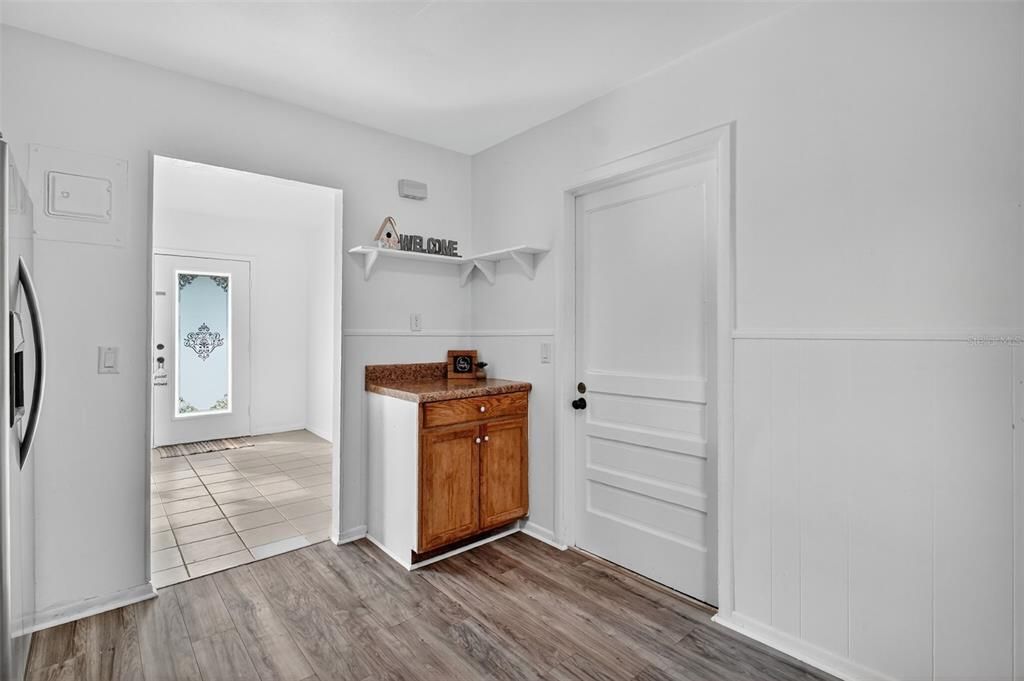 For Sale: $240,000 (3 beds, 2 baths, 1180 Square Feet)