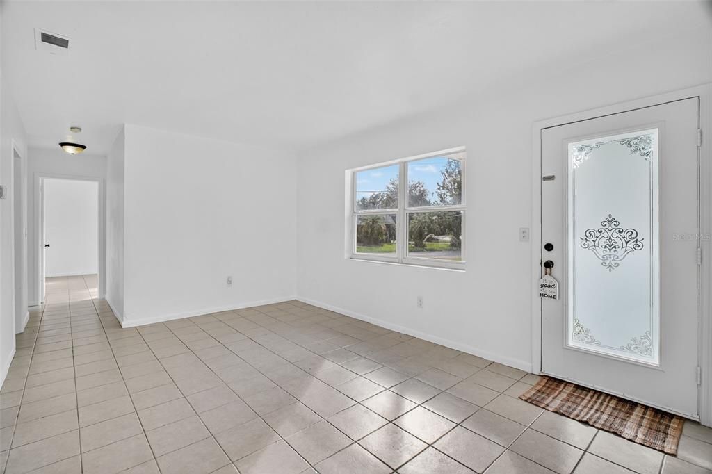 For Sale: $240,000 (3 beds, 2 baths, 1180 Square Feet)