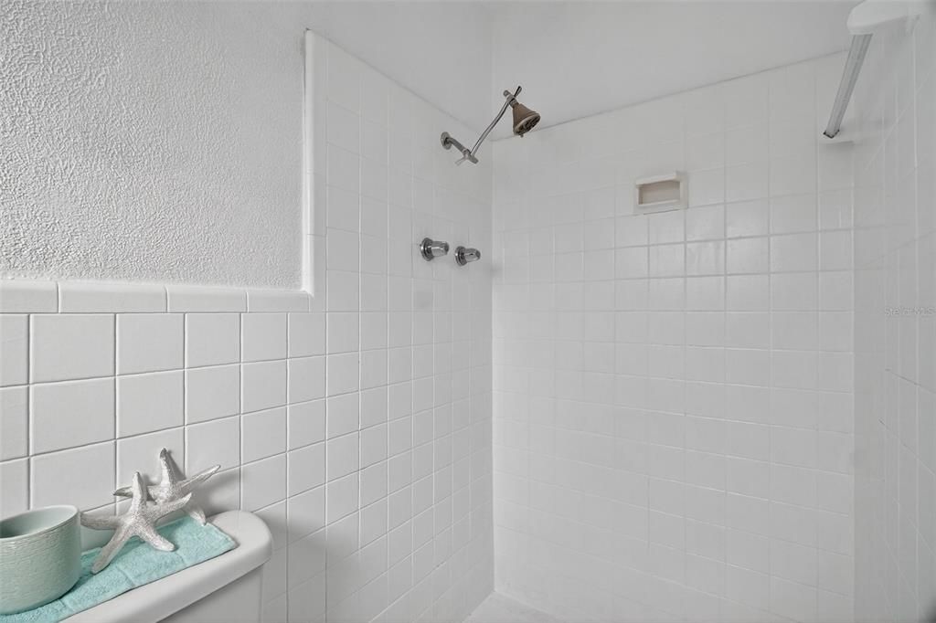 For Sale: $240,000 (3 beds, 2 baths, 1180 Square Feet)