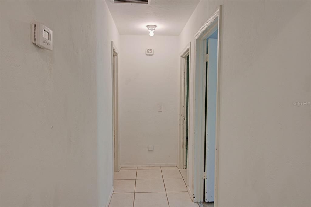 待售: $725,000 (3 贝兹, 2 浴室, 2421 平方英尺)