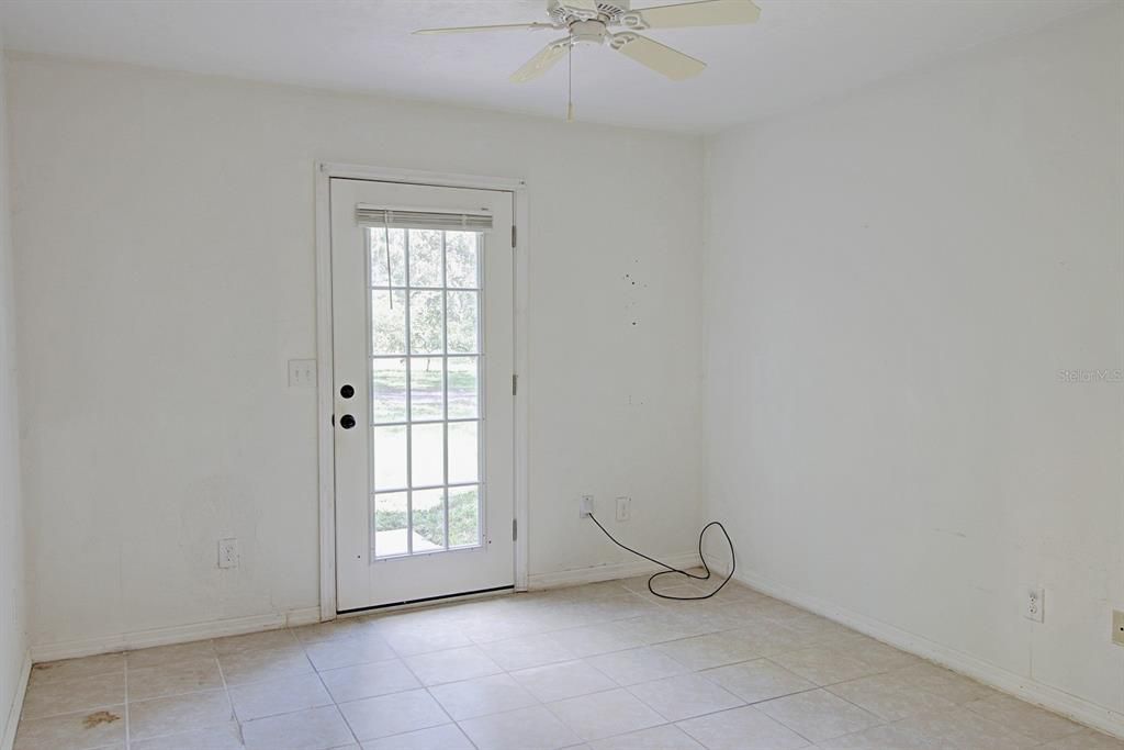 待售: $725,000 (3 贝兹, 2 浴室, 2421 平方英尺)