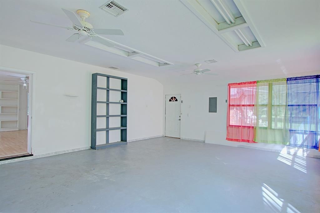 待售: $725,000 (3 贝兹, 2 浴室, 2421 平方英尺)