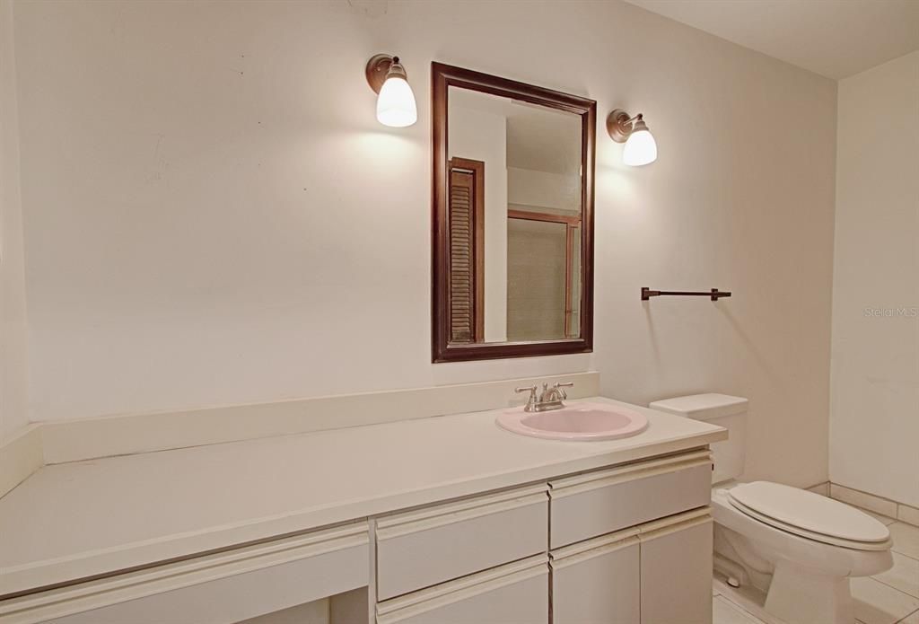 待售: $725,000 (3 贝兹, 2 浴室, 2421 平方英尺)