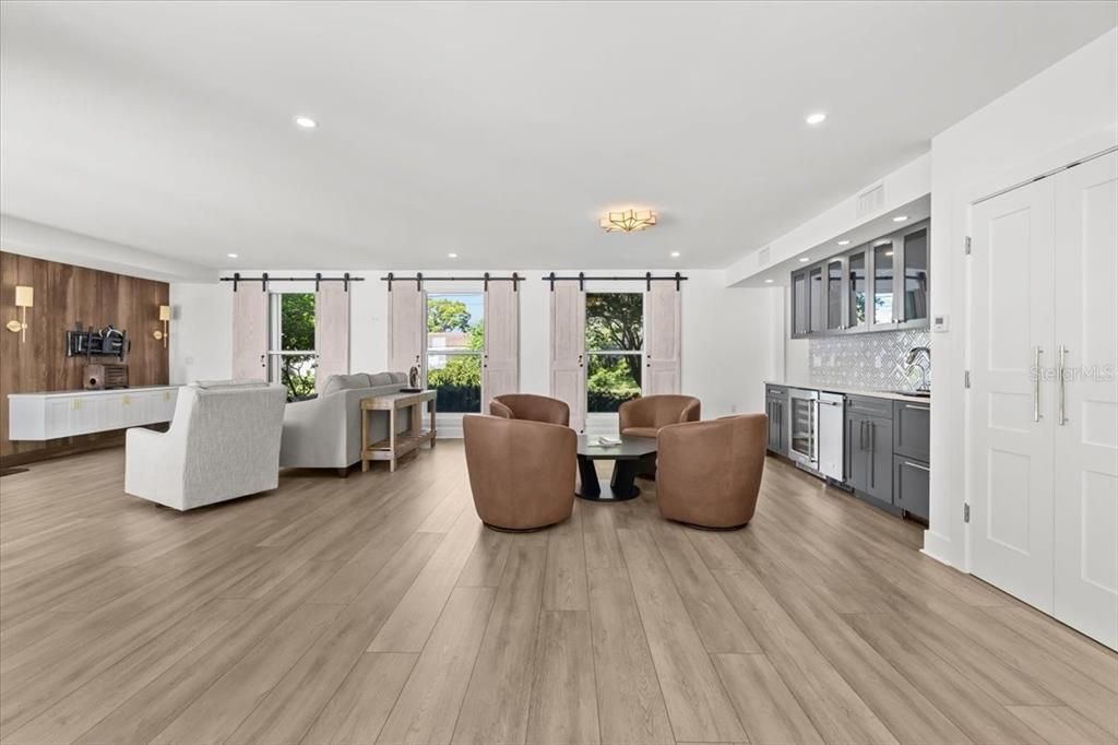 На продажу: $2,845,000 (5 спален, 5 ванн, 4884 Квадратных фут)