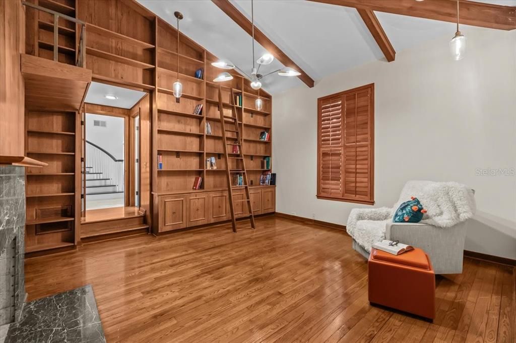 На продажу: $2,845,000 (5 спален, 5 ванн, 4884 Квадратных фут)