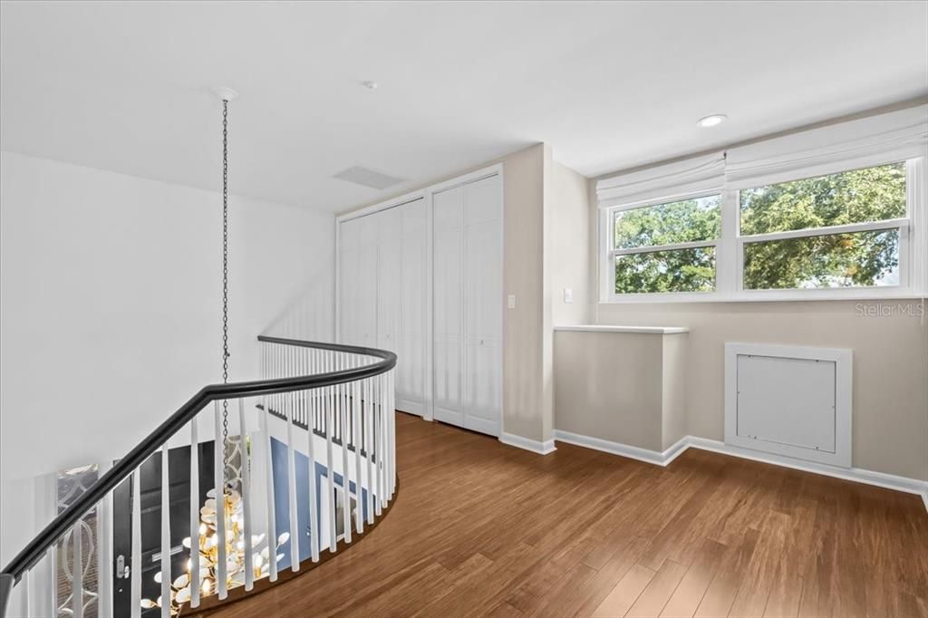 На продажу: $2,845,000 (5 спален, 5 ванн, 4884 Квадратных фут)