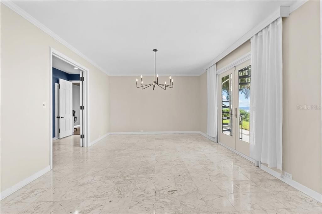 На продажу: $2,845,000 (5 спален, 5 ванн, 4884 Квадратных фут)