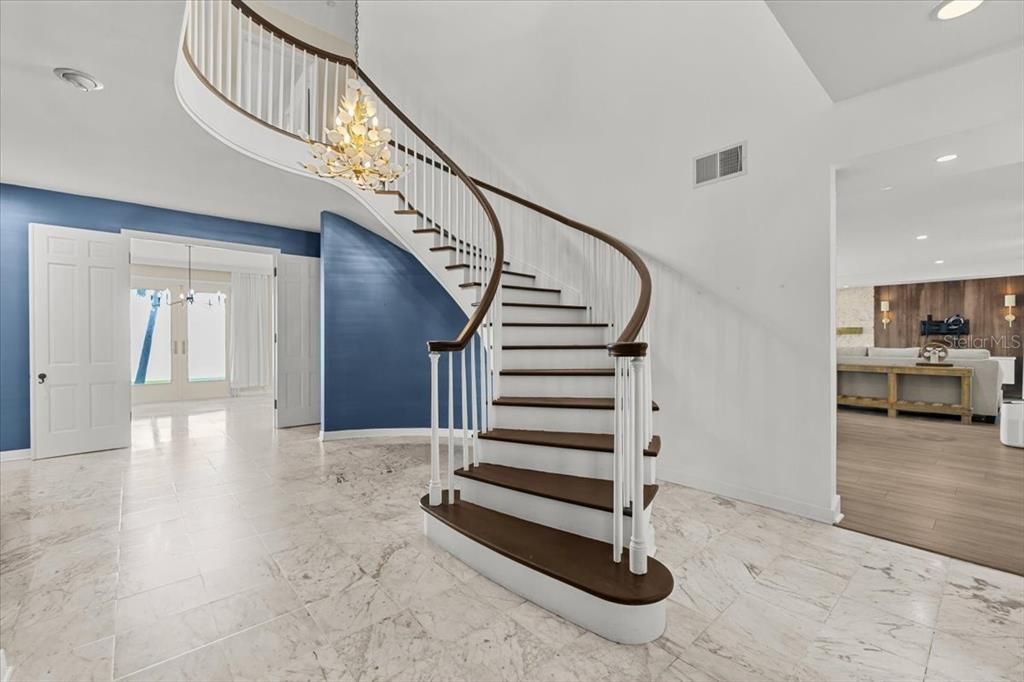 На продажу: $2,845,000 (5 спален, 5 ванн, 4884 Квадратных фут)