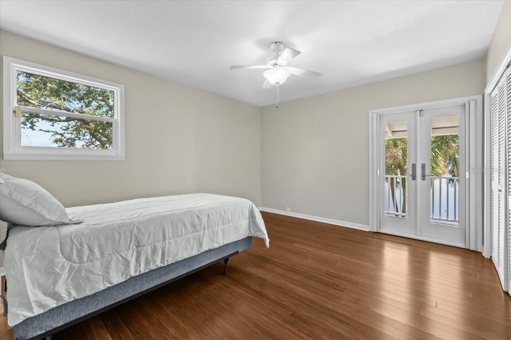 На продажу: $2,845,000 (5 спален, 5 ванн, 4884 Квадратных фут)